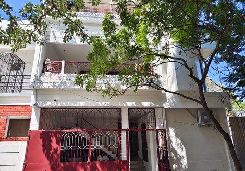La Carnival Villa
