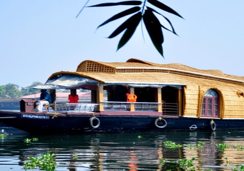 All Season Houseboat