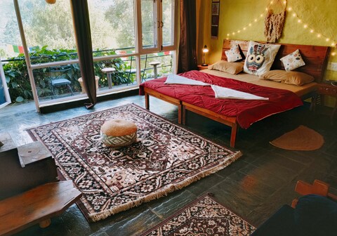 Independent Mud House Studio (Large) with Kitchen