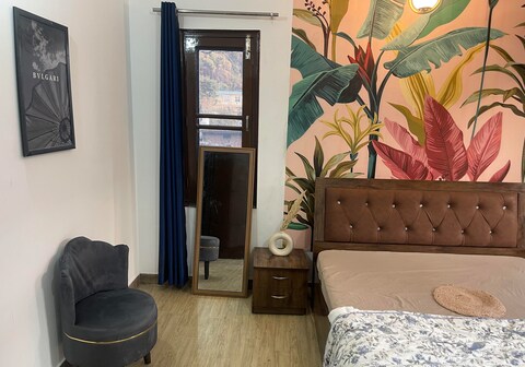 Spacious 3BR Serviced Apartment near Pacific Mall