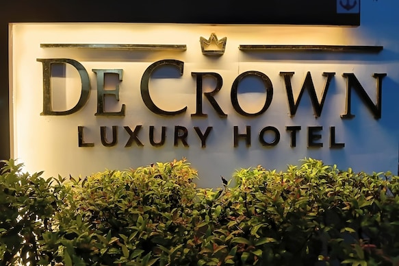 De Crown Luxury Hotel