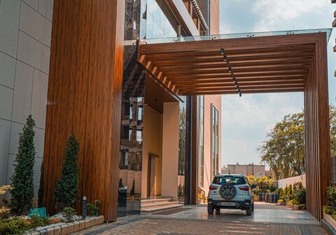 Hotel Avinash International