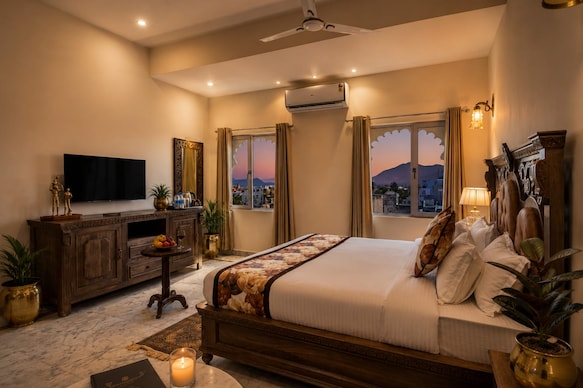 The Royal Courtyard - Luxury Suites Hotel