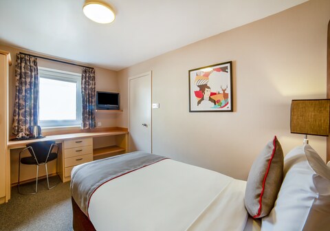 OYO Brentwood Aberdeen City Centre