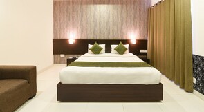 DLF Golden Hut, Delhi DLF Golden Hut, Delhi