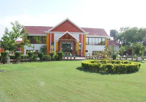 Sanjay Motels (I) Pvt. Ltd.