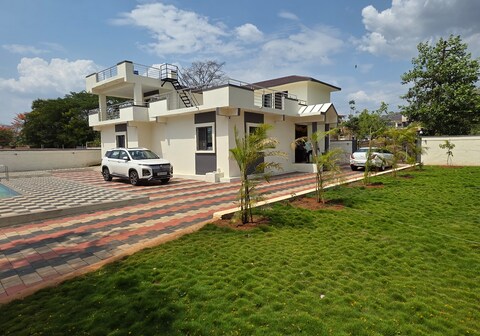 Luxury Villa with Pvt Pool Khopoli