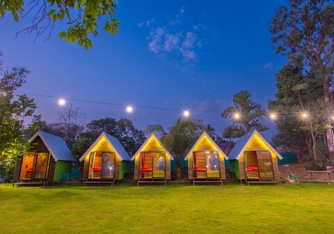 Pawna Lakeside Cottage, Lonavala