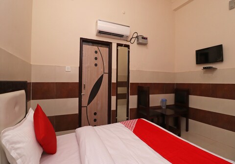 OYO 39292 Hotel Tejasvi
