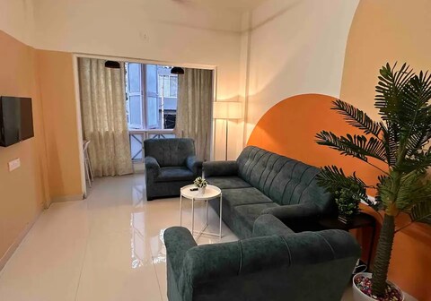 Autumn: 1Bhk Fully Private Apt with Bathtub at KP