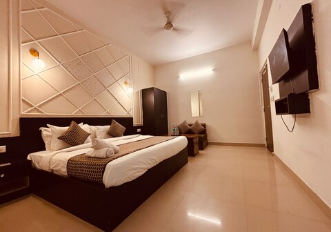 Majestic Heights Hotel