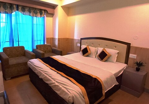Hotel Shorya Regency