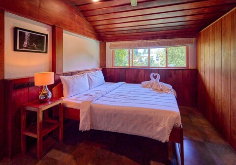 Jade Pool Villa by VOYE HOMES