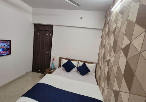 Tulsi Luxury Nesco Shared Apartments