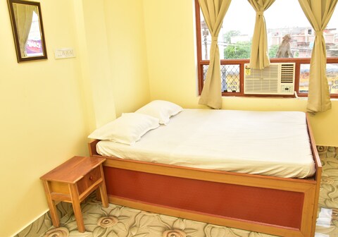 Mithila Sadan Yatri Niwash