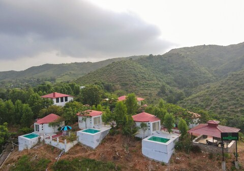 The HighGarden Resort