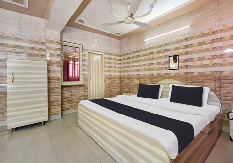 Hotel O Indira