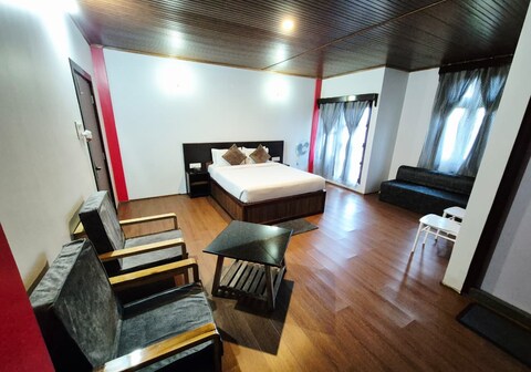 Stemerila De Casa | Cherrapunji