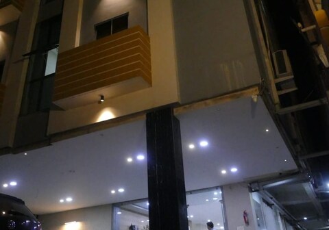 RICHAS HOTEL & RESTAURANT