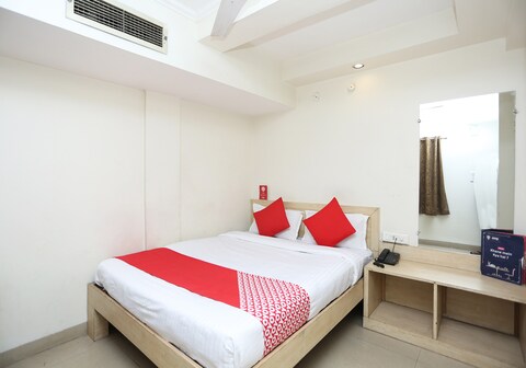 Collection O Patankar Bazar Formerly Shree Maa