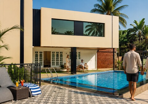 Bumble Bee | Serene Escape with Swimming Pool