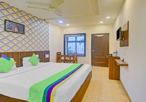 Itsy Hotels Igloo Residency Raja Seat