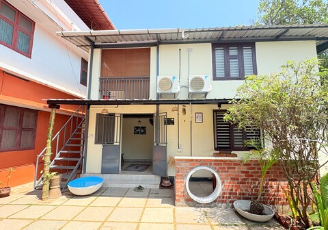 Tropical By Tokyo Dorms