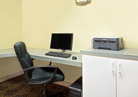 Days Inn by Wyndham Orlando Airport Florida Mall