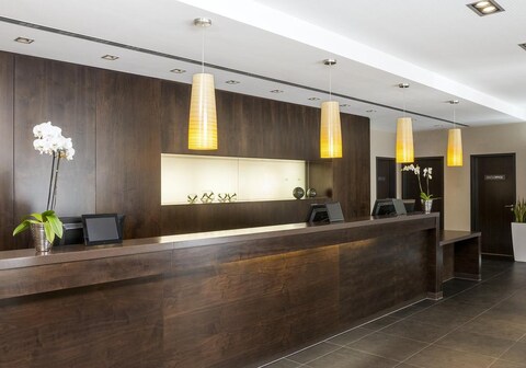 إن آيتش برلين كورفورستندام