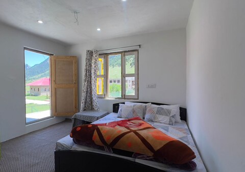 AL MUKHTAR GUEST HOUSE