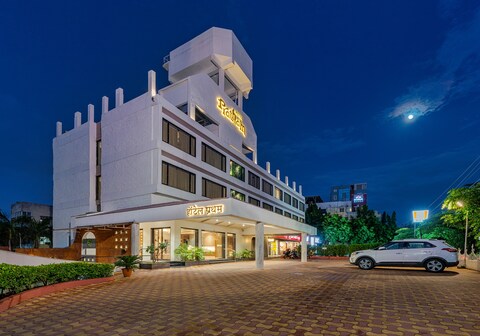 HOTEL PRATHAM