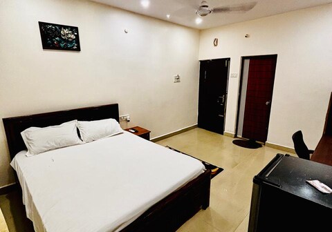 Hotel vaaruni's Sea vue