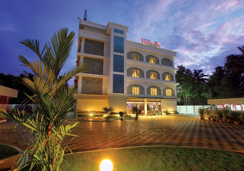 Hotel Royal Kallada Residency