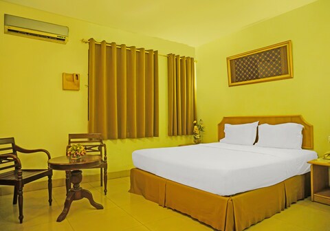 Collection O 92690 Hotel Limas