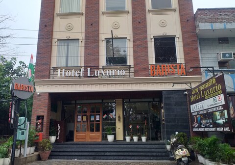 Hotel Luxurio InHouse Barista Cafe, Near Golden Temple