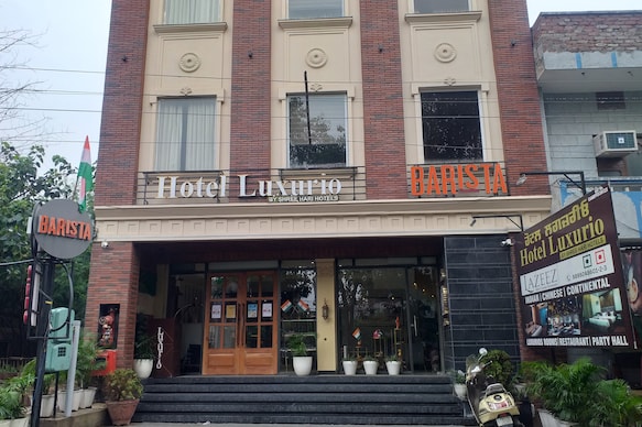 Hotel Luxurio InHouse Barista Cafe, Near Golden Temple