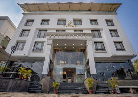 Hotel V Star