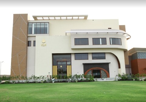 KLM Hotel & Resort