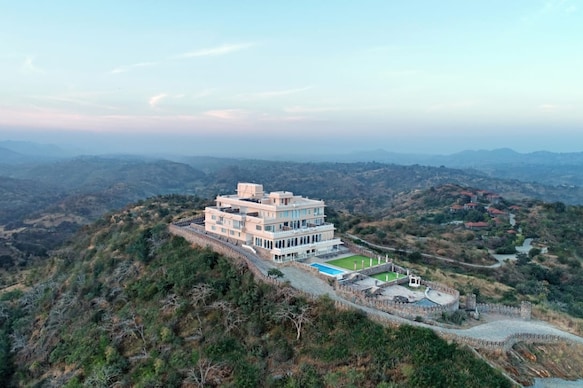 Fateh Safari Suites by Fateh Collection