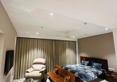 Luxury Studios Key 3