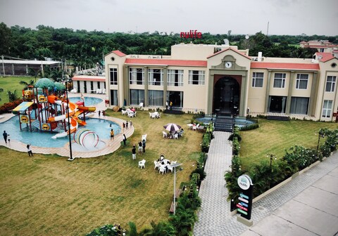 NULIFE RESORT