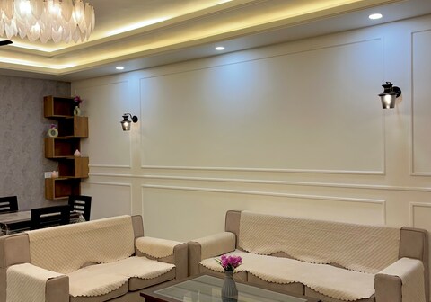 White lotus apartment