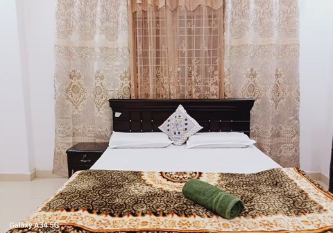 Ritzy 3bhk(silver sky home stays) with A/C.