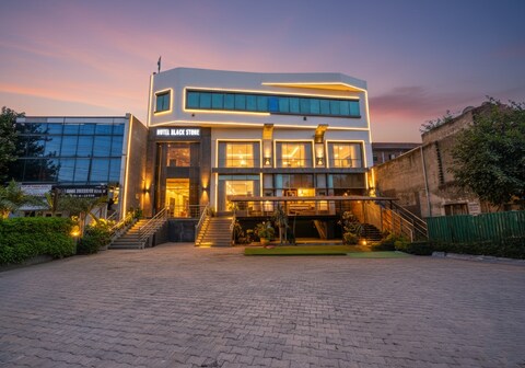 FabHotel Black Stone Palace