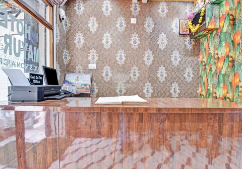 HOTEL GIRDHAR PALACE