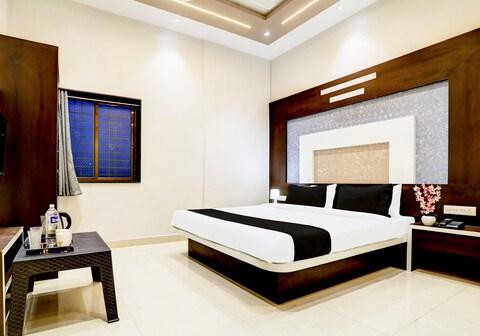 Hotel O Yuvraj Dhage Plot Shivshakti Maidan