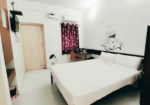 Raccoon Rooms Homestay | Rooms & Caretaker