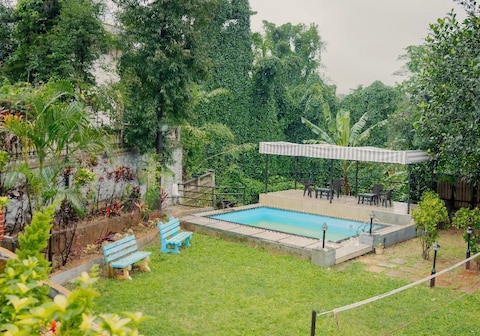 Spacious 4bhk Villa / Pool, Lawn, bonfire setup