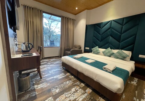 The Hill Crest Inn | Rooms & Suite