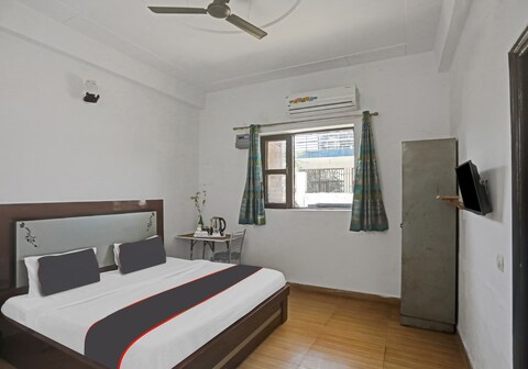 Hotel Naveen Stay